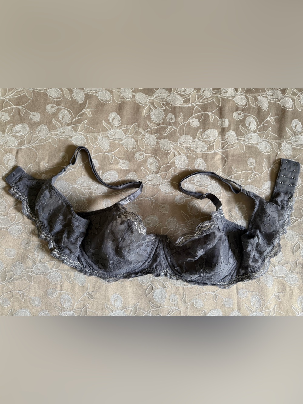 Victoria's Secret Wicked Balconette Lace Underwire Bra - 38C. Silver detail. - Picture 8 of 10
